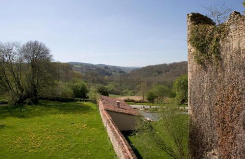 Thauron Bed & Breakfast | Abbaye du Palais