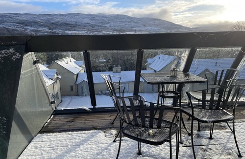 Fort Augustus Apartment | Abbey Church 18 Lovat Loch Ness with private balcony