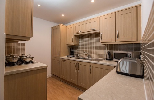 Colchester Apartment | Abbey Field Sycamore Apartment- By Catchpole Stays