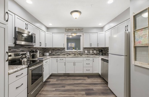 Downtown Branson Cottage | Abby's Place | Close to attractions