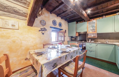 Sogna Apartment | About 6 km from Ambra lies this original apartment in the medieval hamlet of Sogna.