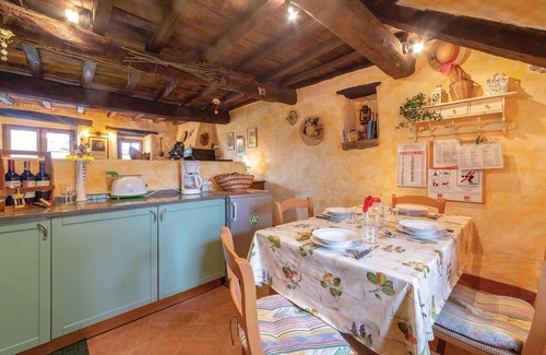 Sogna Apartment | About 6 km from Ambra lies this original apartment in the medieval hamlet of Sogna.