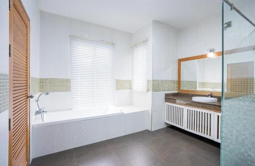 Bang Sare Villa | About A Beach Pool Villa Bangsaray