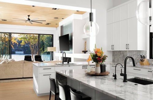 Watersedge House | Above Austin Diamond on Lake Austin