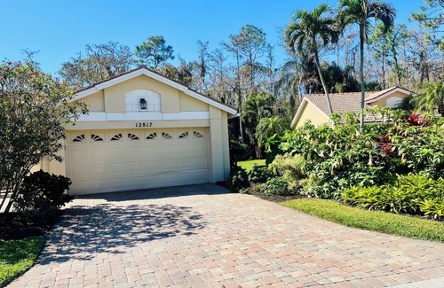 Bonita Springs Villa | Above "Par" Golf Villa in desirable Hunters Ridge Golf and Country Club