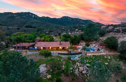 Escondido Villa | Above The Clouds Celebrity Estate! Lake Size Infinity Pool/Jacuzzi + Views!