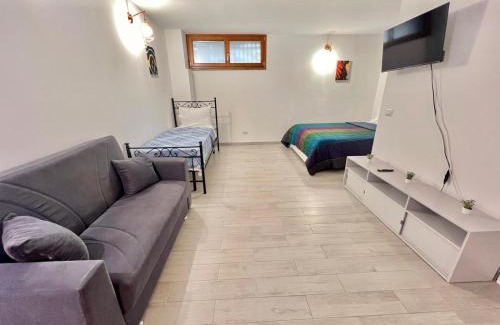 Cologno Monzese Apartment | Abruzzi Home, delizioso appartamento e confortevole accanto a Metropolitana Linea Verde, con parcheggio gratuito in strada