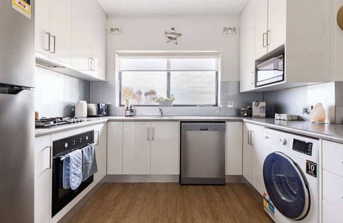 Semaphore Park Apartment | Absolute Beachfront Semaphore Sandy Feet 1