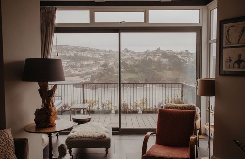 Fowey Apartment | Absolute Luxury and Calm in Marners Rock No 3 With Superb Sea Views