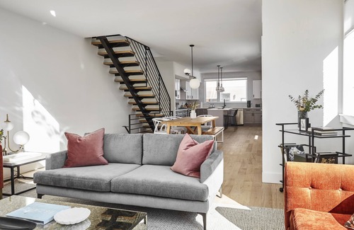 Point Breeze House | Absolute Luxury! Sleeps 16! RoofDeck/Gym/Wet Bar