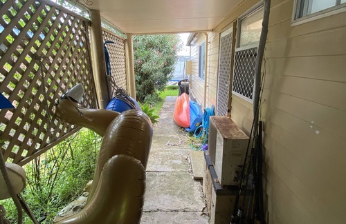 Coal Point House | Absolute waterfront, cute , 3 bedroom family cottage!