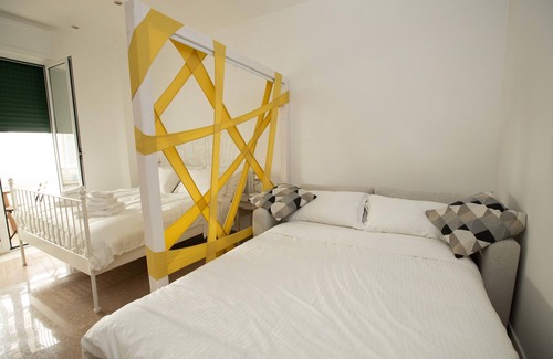 Mugnano di Napoli Apartment | Abstract Apartment M84