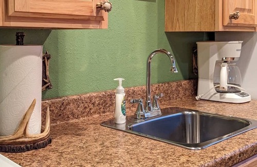 Ruidoso Cabin | AC-#1 Deer Cabin- Cute Micro Log Cabin at Center of Midtown Ruidoso