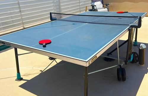 Sunset Park House | AC, Huge private deck in family friendly area near Beach, Shops and Clover Park