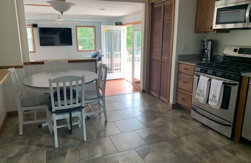 Chatham House | AC, Pool, Hot Tub, Fenced Yard, Beach vacation home