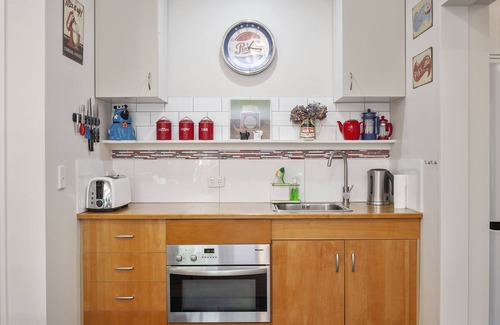 Taupo House | Acacia Bay Retreat - Acacia Bay Holiday Home