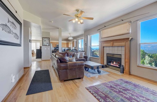 Colorado Springs House | Academy Basecamp |Fireplace/Games/BBQ | MTN View