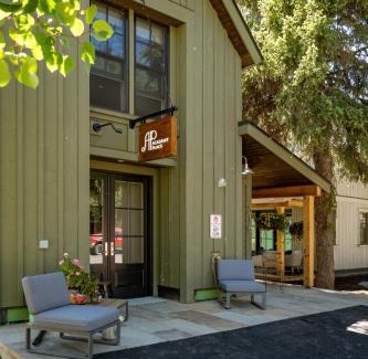 Crested Butte House | Academy Place | Valerian