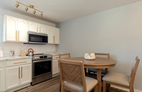 Trenton Apartment | Acadia Basecamp | Walk to Lobster House, Coffee, Bakery | 1 Gig Wifi (APT1)