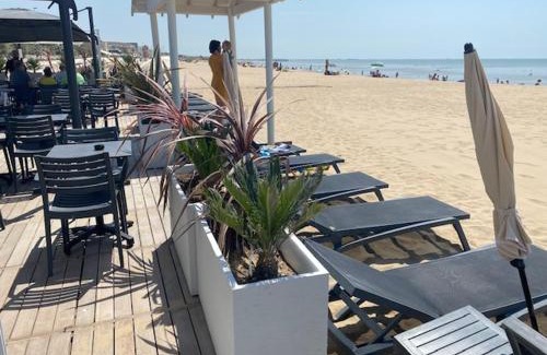 Quartier du Casino Hotel | Acadie Saint Victor - Hôtel restaurant -Face mer- Châtelaillon plage