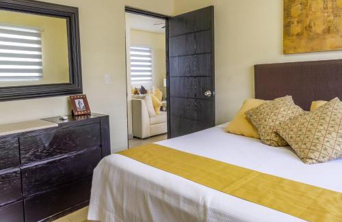 Playa Diamante Apartment | Acapulco Great location Pool Gym and Smart TV