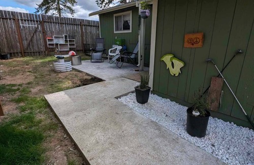 West Hills Cottage | ACCESSIBLE 1-bedroom cottage in rural Bremerton with WiFi Private patio by farms