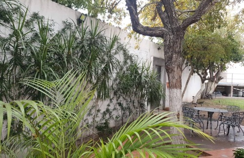 Torreon House | Accommodation near the airport with swimming pool