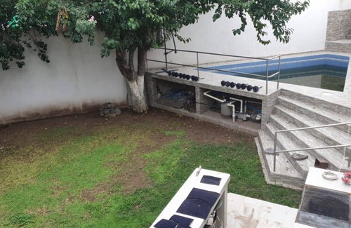 Torreon House | Accommodation near the airport with swimming pool