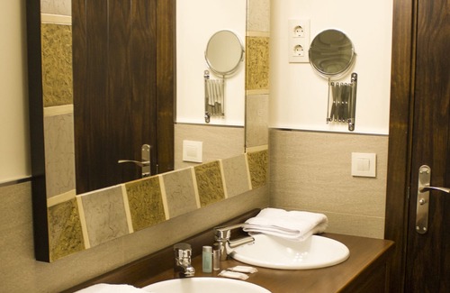 Siguenza Apartment | Accommodation Victoria Apartment with balcony