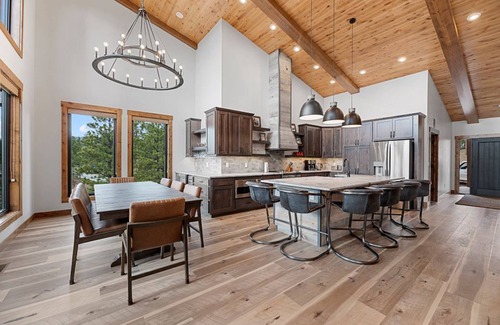 Lead House | Ace In The Hills In Powder House Pass- Pool, Trail Access, Paved Roads