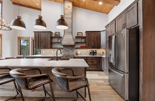 Lead House | Ace In The Hills In Powder House Pass- Pool, Trail Access, Paved Roads