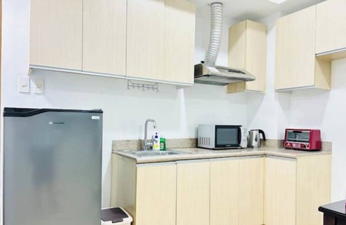 Kapitolyo Apartment | Ace Suites by the WaterSpa - Budget Family Room