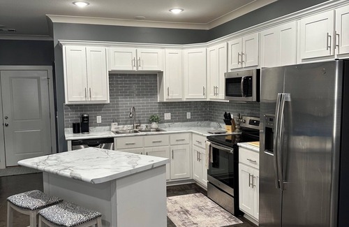 Rivervale Apartment | Ace’s Hideaway Modern 2bed/2bath with great location Steel/Duck/Farm community