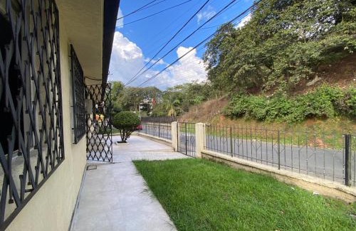 Popayan House | Acogedora casa muy cerca al centro histórico de Popayán