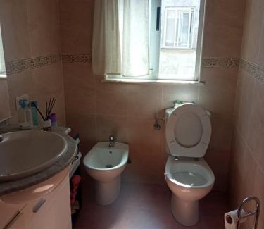 Oeste Bed & Breakfast | Acogedora habitación privada con baño compartido