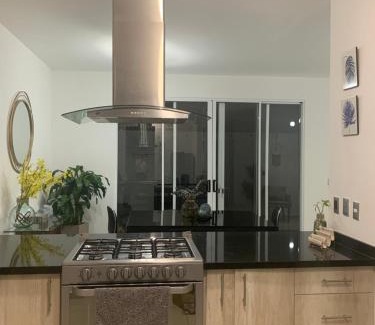 Queretaro Municipality House | Acogedora y amplia casa, alberca climatizada previa reserva