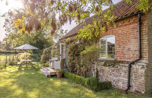 Aldborough House | Acorn Cottage