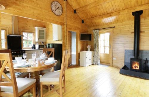 Saxmundham House | Acorn Lodge
