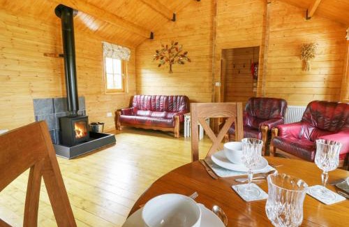 Saxmundham House | Acorn Lodge