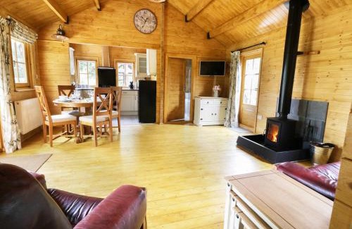 Saxmundham House | Acorn Lodge