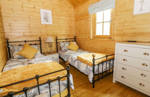 Saxmundham Cabin | Acorn Lodge, SAXMUNDHAM