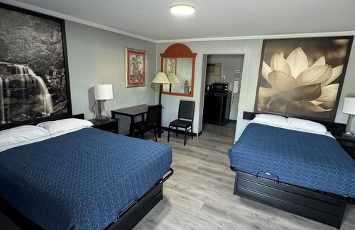 Black Mountain Hotel | Acorn Motel