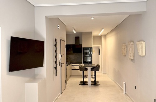 Kinosargous Apartment | Acropolis Path - Elegant Apartment near Plaka