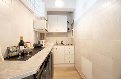 Mets Apartment | Acropolis Vista Retreat