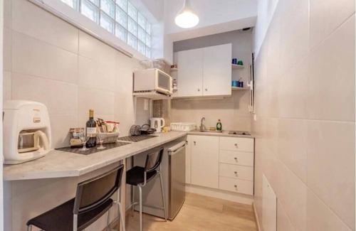 Mets Apartment | Acropolis Vista Retreat