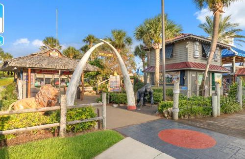 Lullwater Beach House | Across Street from Beach - Close to Pier Park - Sleeps 6!