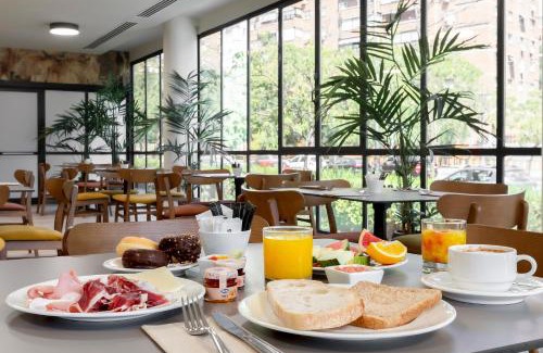 Las Acacias Hotel | Acta Pirámides