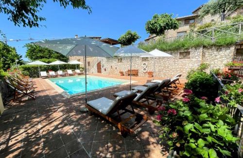 Spoleto House | Activities for the sporty Or be a lounge lizard Everything here Sleeps 10