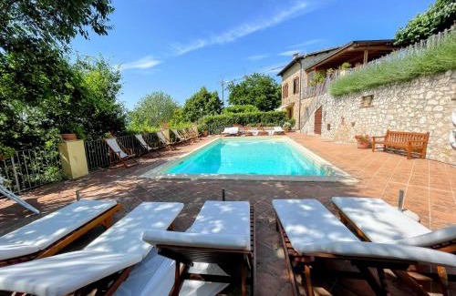 Spoleto House | Activities for the sporty Or be a lounge lizard Everything here Sleeps 10