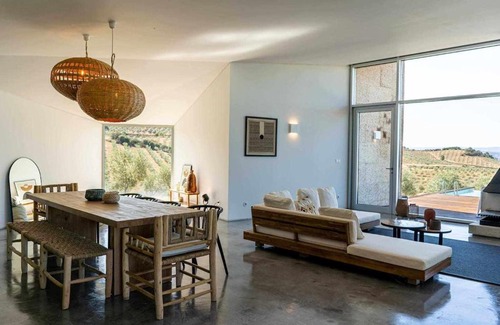 Vila Flor Ski Chalet | Acushla Golden House Douro